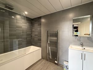 Photo 13- click for photo gallery